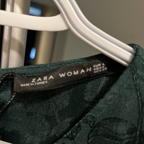 Dress - Picture 4 of 5